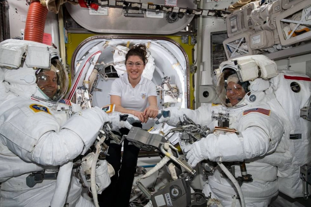 NASA cancelled the first all-female spacewalk for a depressing reason NASA cancelled the first all-female spacewalk for a depressing reason