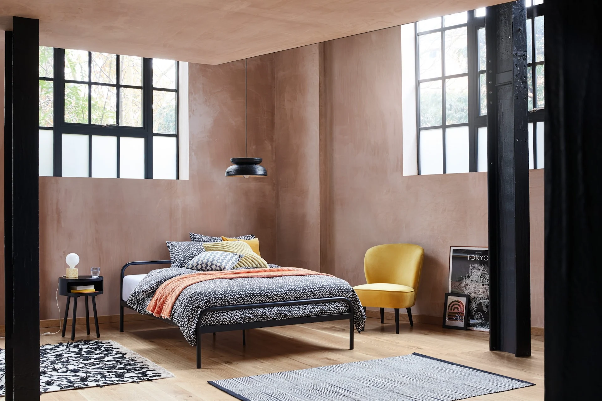 5 bedside tables to keep your bedroom organised