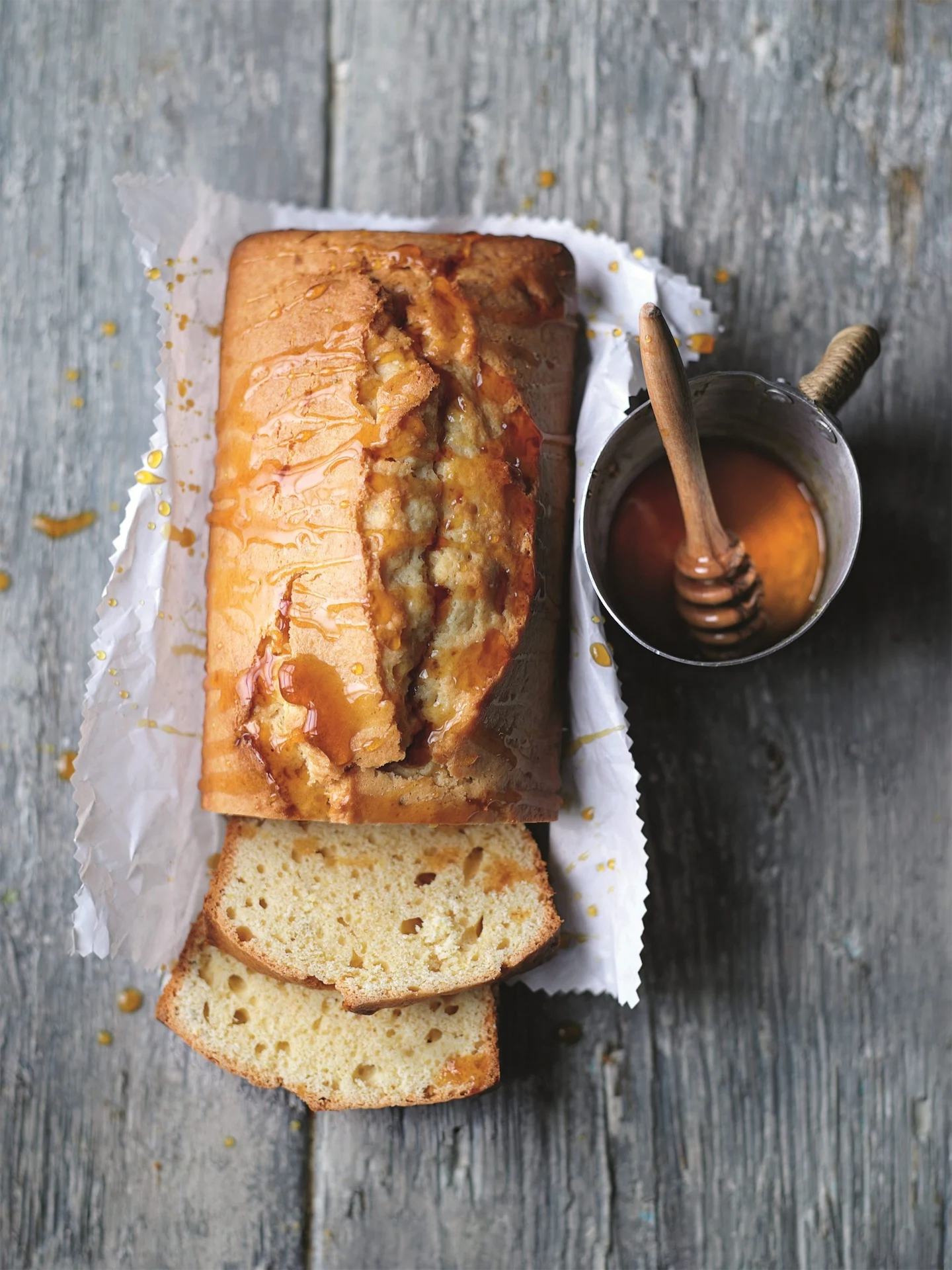 Sunday baking: honey and lemon drizzle cake