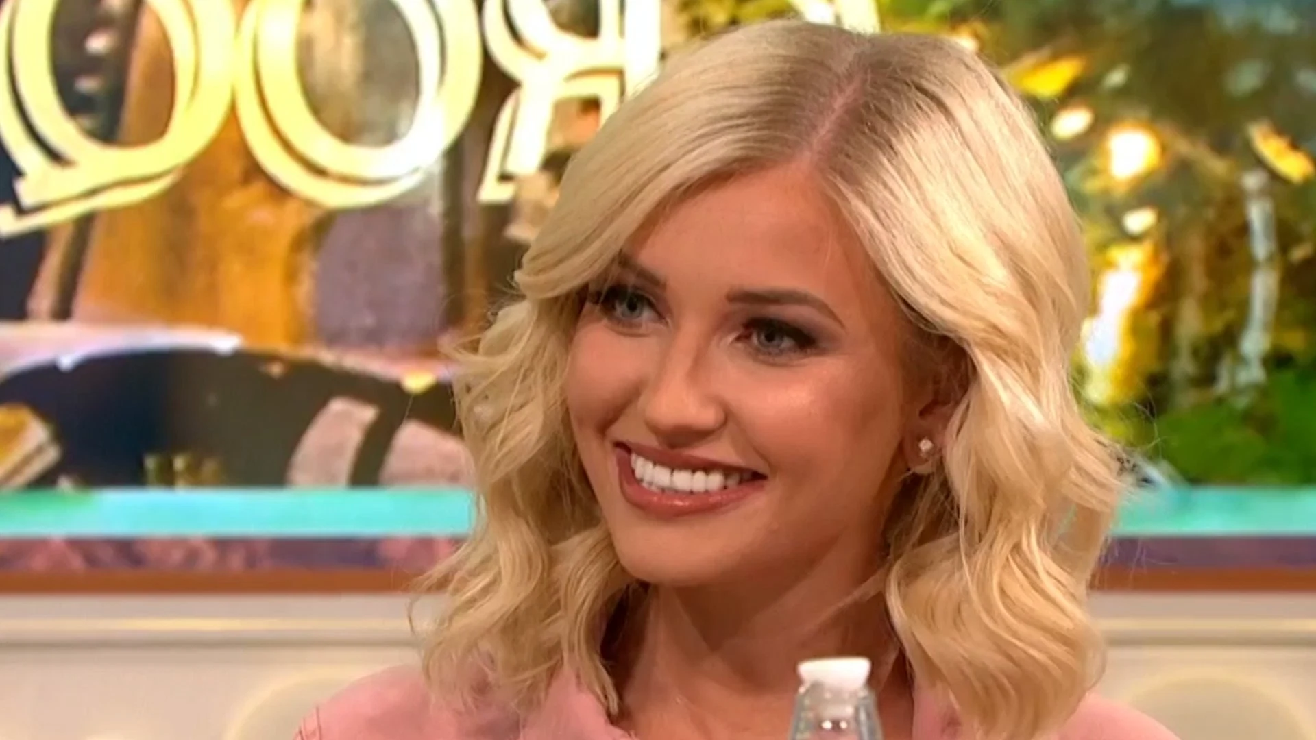 Love Island: Amy Hart should be praised for speaking about her mental health