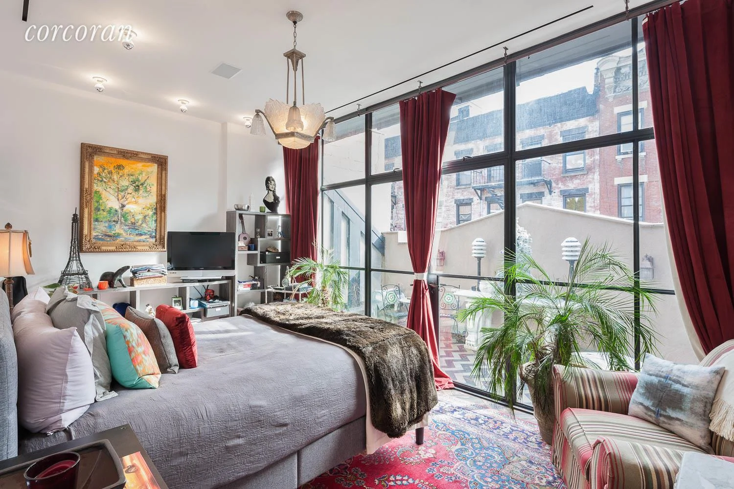 Take a look inside Taylor Swift’s old Cornelia Street apartment