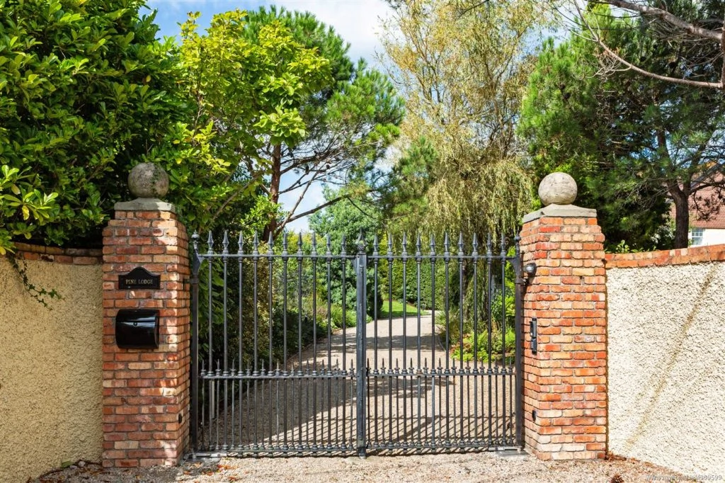 Saoirse Ronan's house at Pine Lodge, Greystones