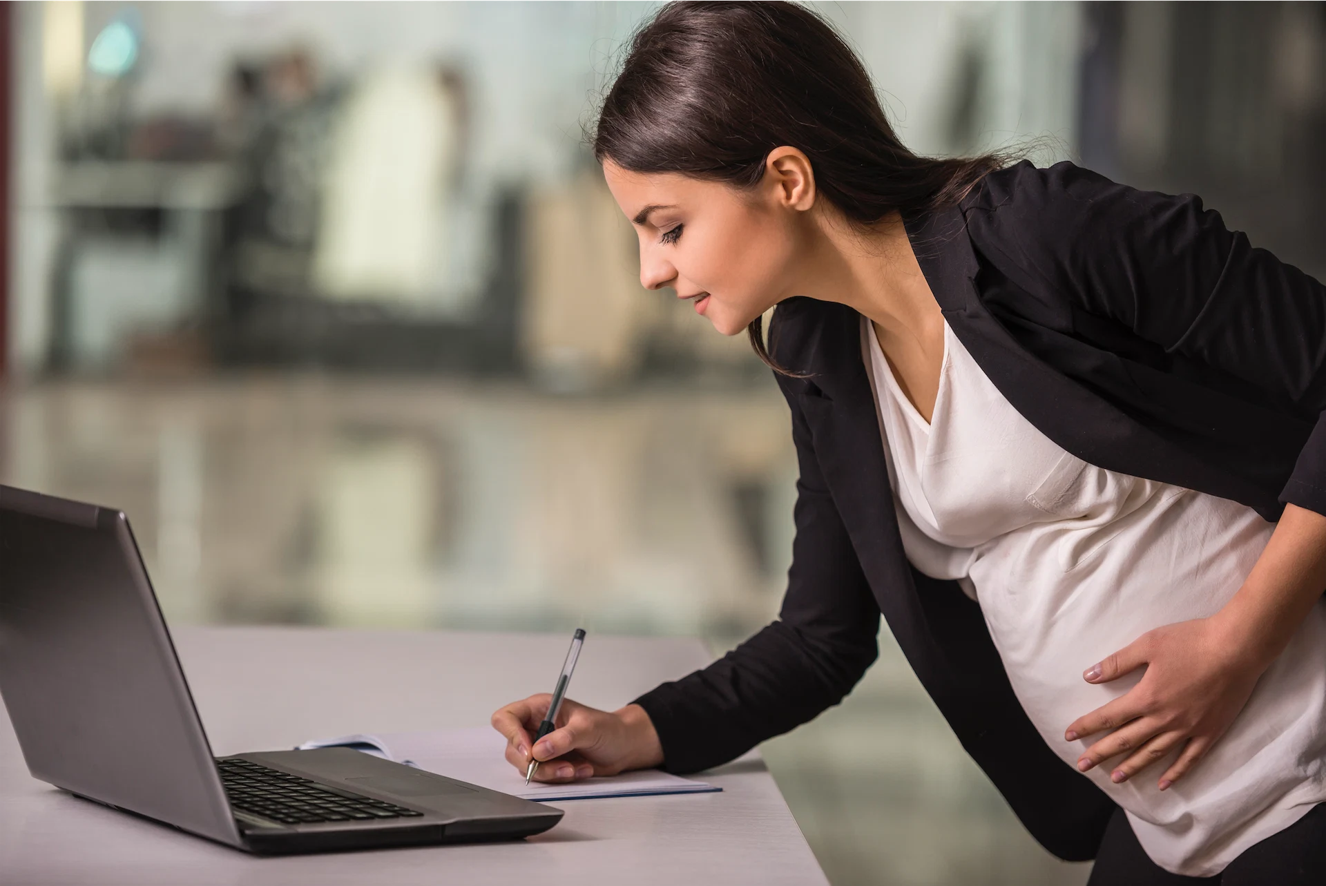How to find out about maternity leave before accepting a job