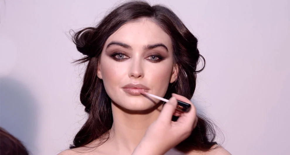 WATCH: Get this Christmas party make-up look created by top artist Sue Brophy