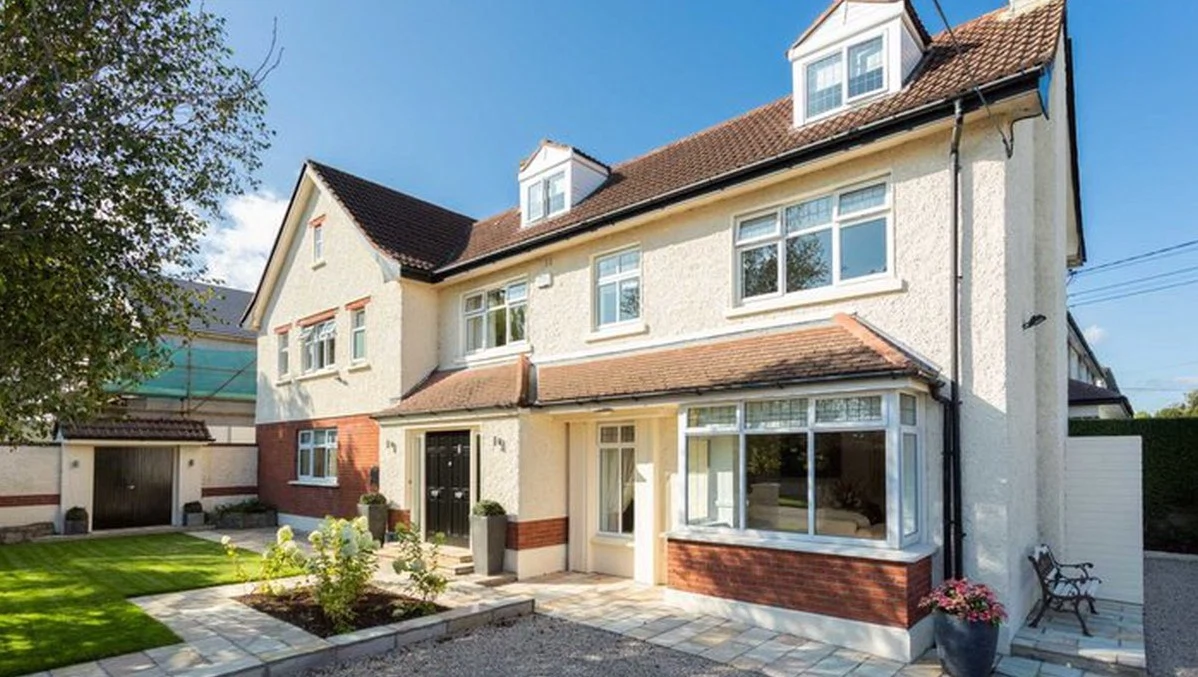 This 5-bed house (with dream kitchen) in Mount Merrion will cost you €1.6 million
