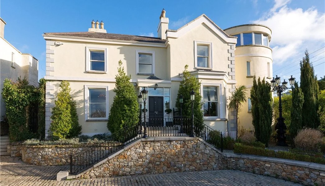 This Dundrum home complete with swimming pool and cinema, is on sale for €3.9 million