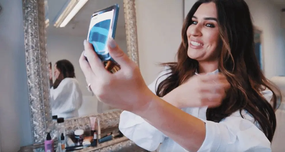 WATCH: Ireland’s creative entrepreneurs try out the new Samsung Galaxy Z Flip