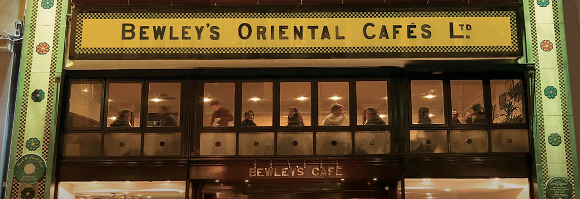 Dubliners mourn the loss of Bewley’s café on Grafton street as it is set to close permanently Dubliners mourn the loss of Bewley’s café on Grafton street as it is set to close permanently