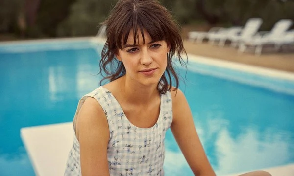 5 reasons why you should NOT cut in a fringe at your first trip back to the hairdresser