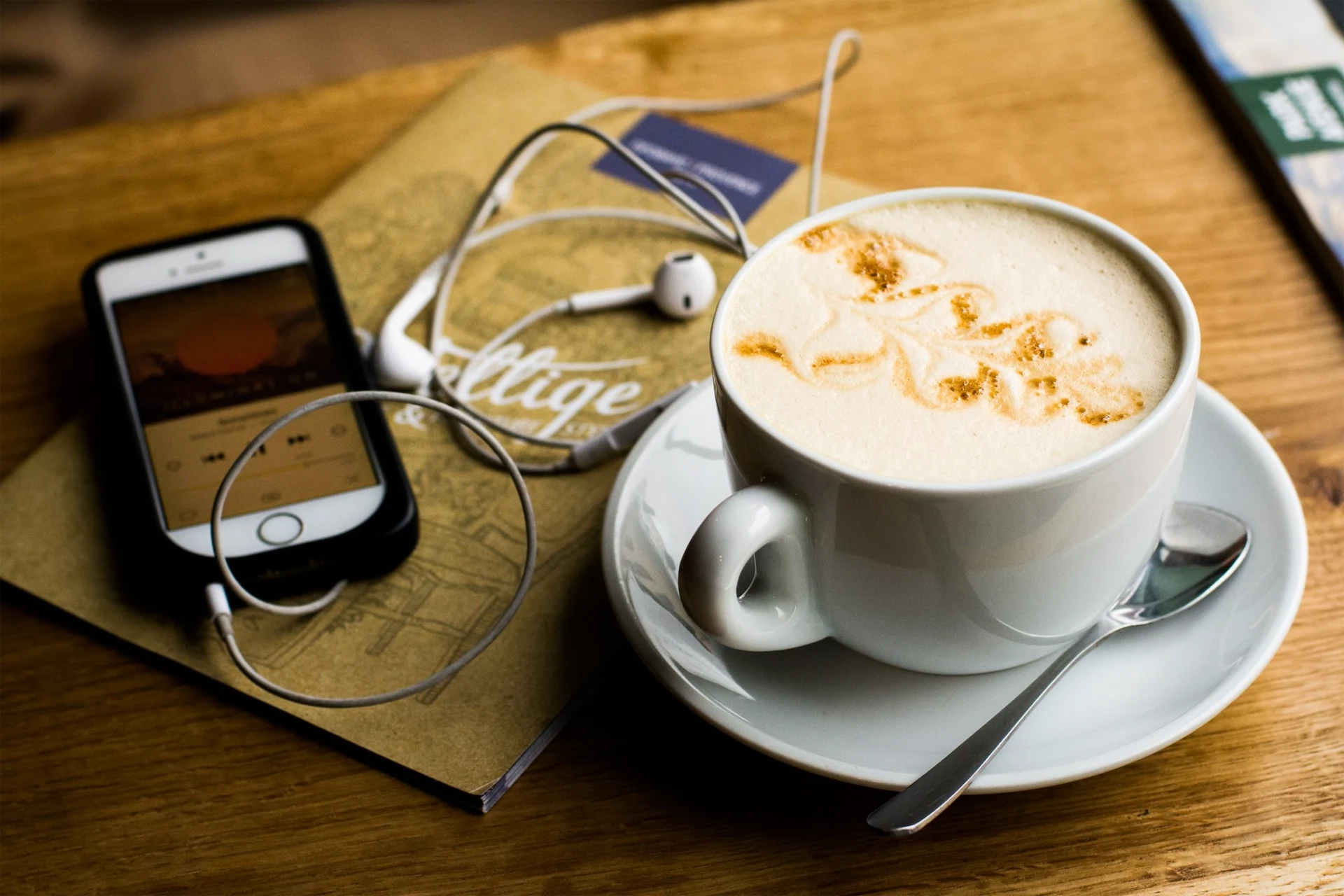 10 podcasts that every entrepreneur needs to listen to