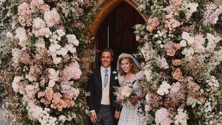 Princess Beatrice and Edoardo Mapelli Mozzi release first wedding photos