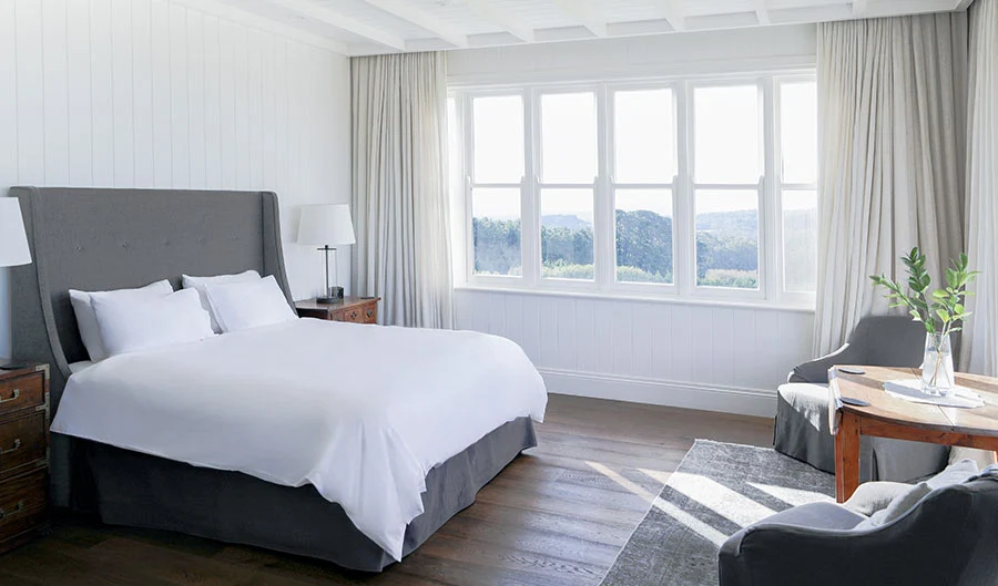 White-and-Green-bedroom