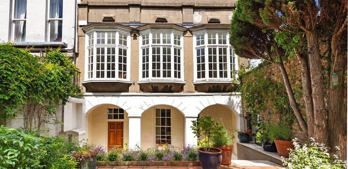 No, this isn’t somewhere in Paris, but it is a house for sale in Sandymount (for €825,000)
