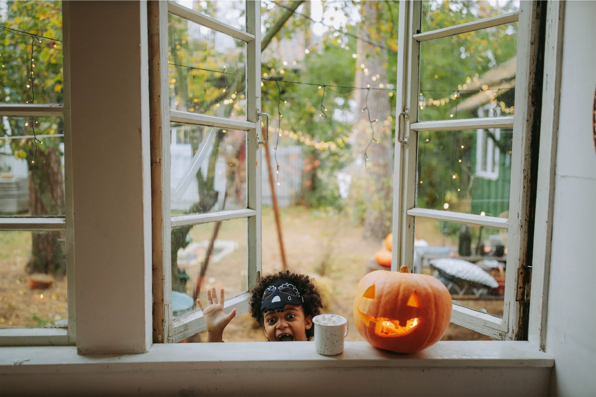 Indoor Halloween activities for kids to get you through the mid-term