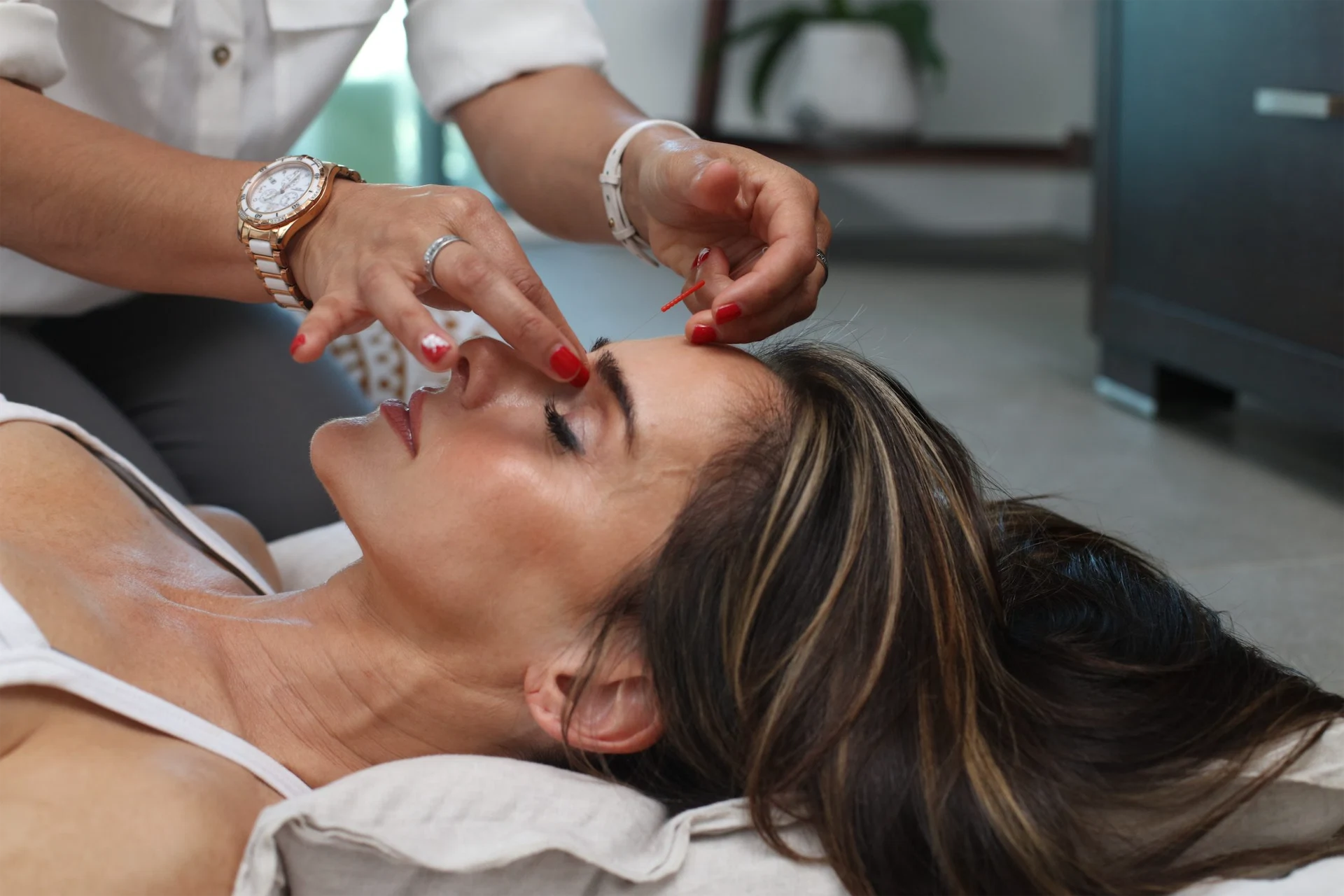 Oxygen facials and mesotherapy: The hottest anti-ageing trends right now