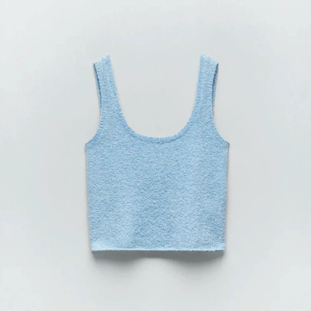Knit crop top, €15.59, Zara