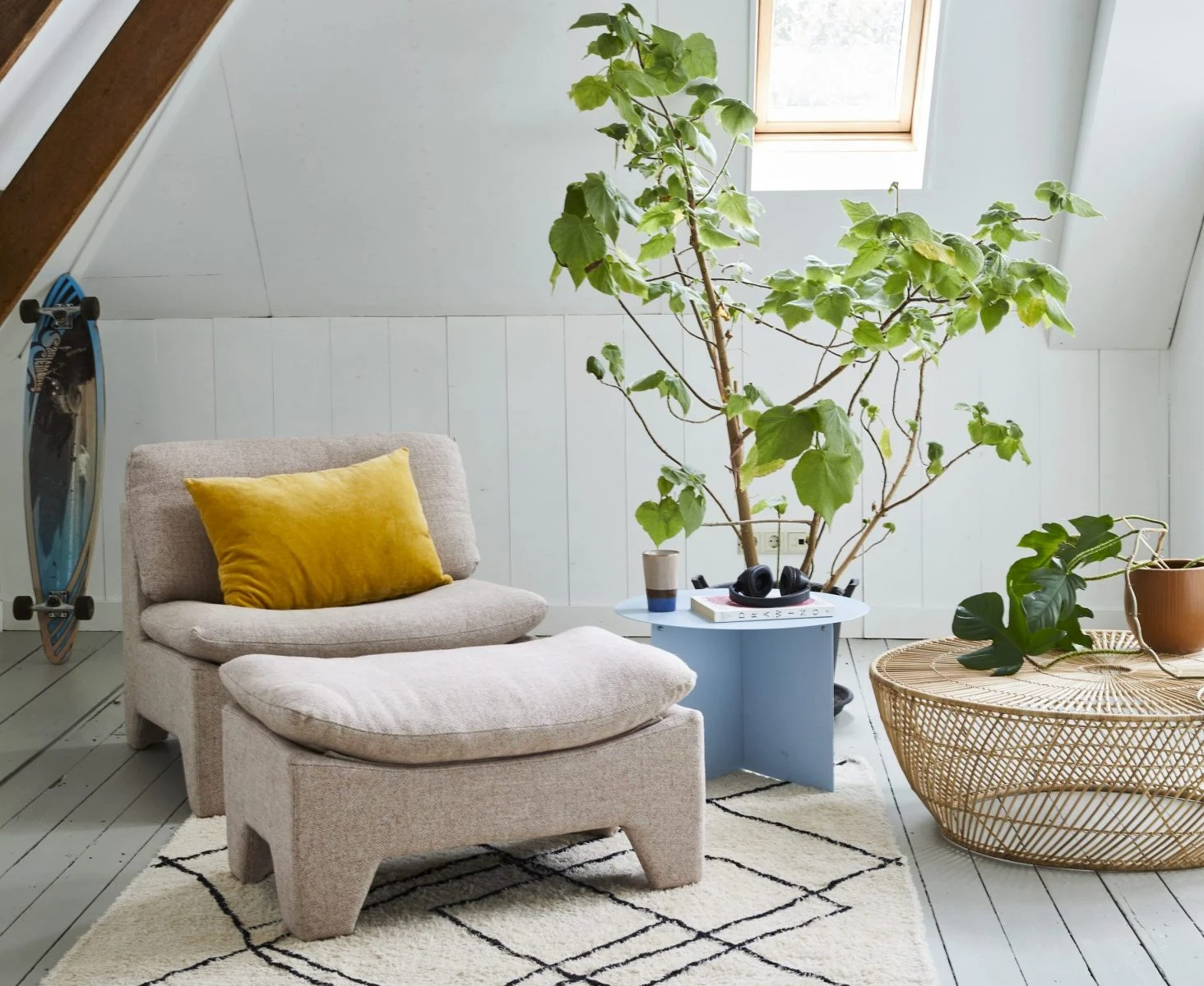 20 pieces of furniture and accessories to create a snug little living room corner to relax in