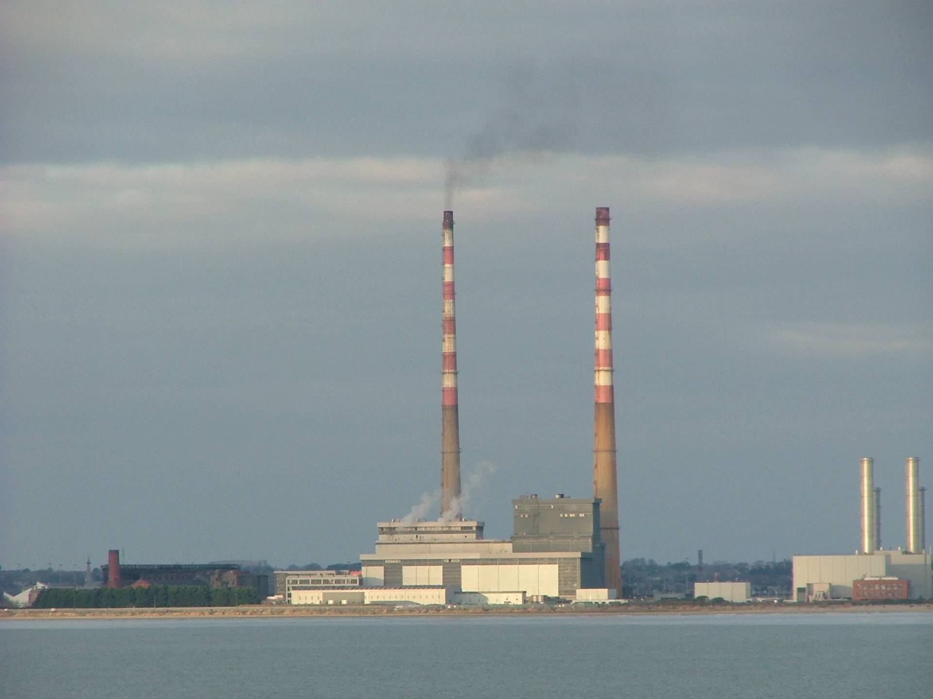 Iconic Poolbeg chimneys may have to be encased in fibreglass