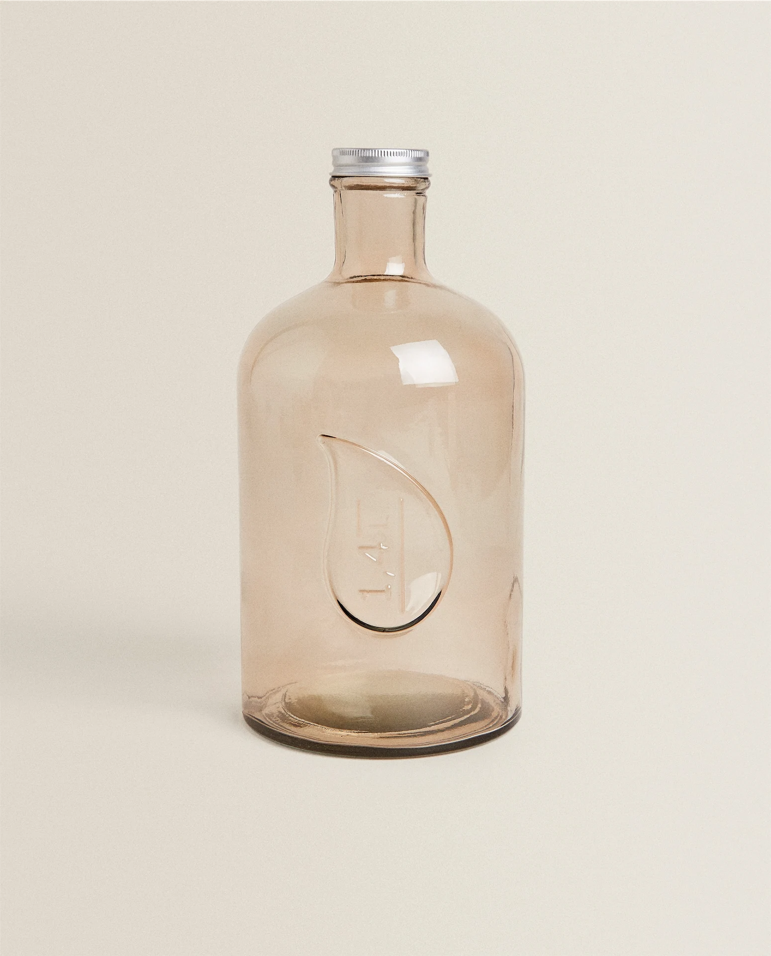 1.4l glass bottle, €15.99, Zara Home