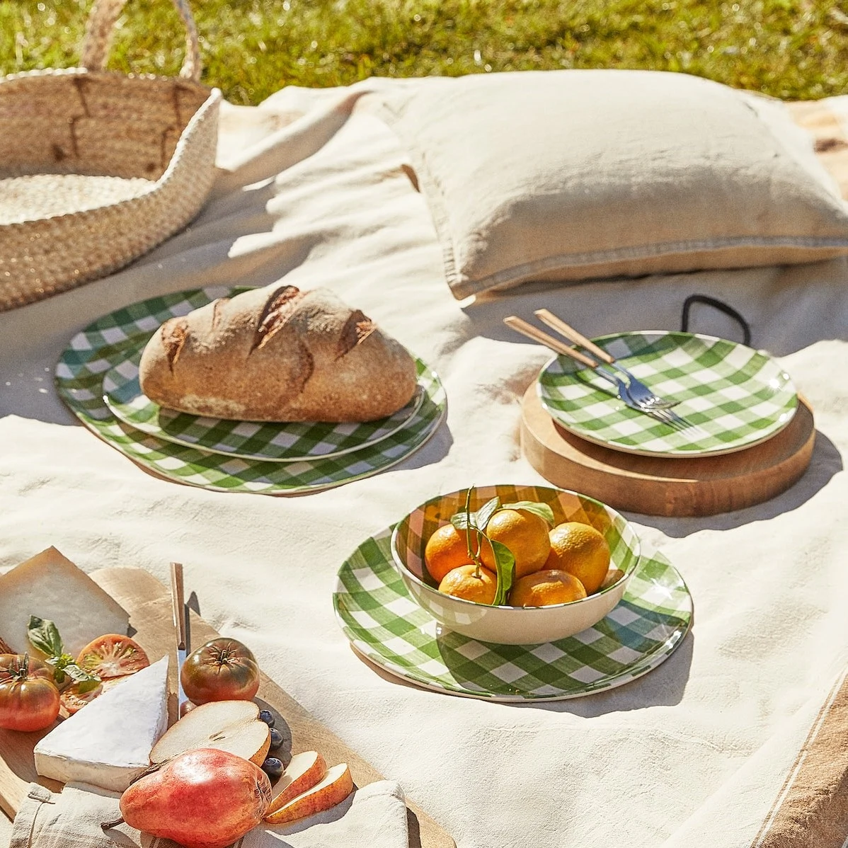 Picnic season is here, so up your alfresco dining game with these chic accessories