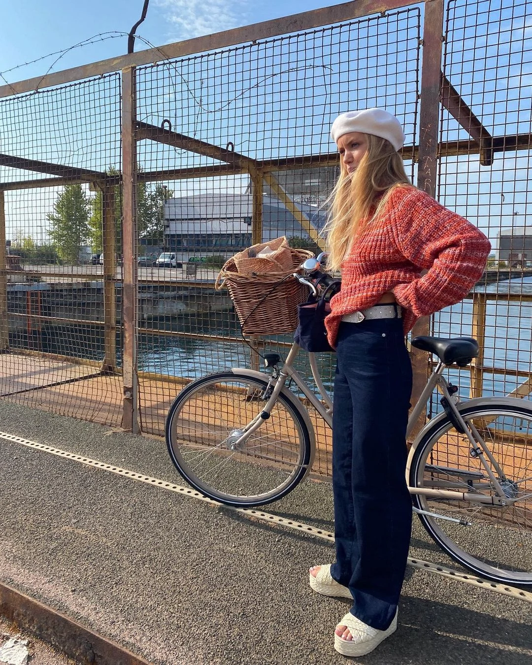 Cute summer bike outfits for afternoons spent picnicking and sea-swimming