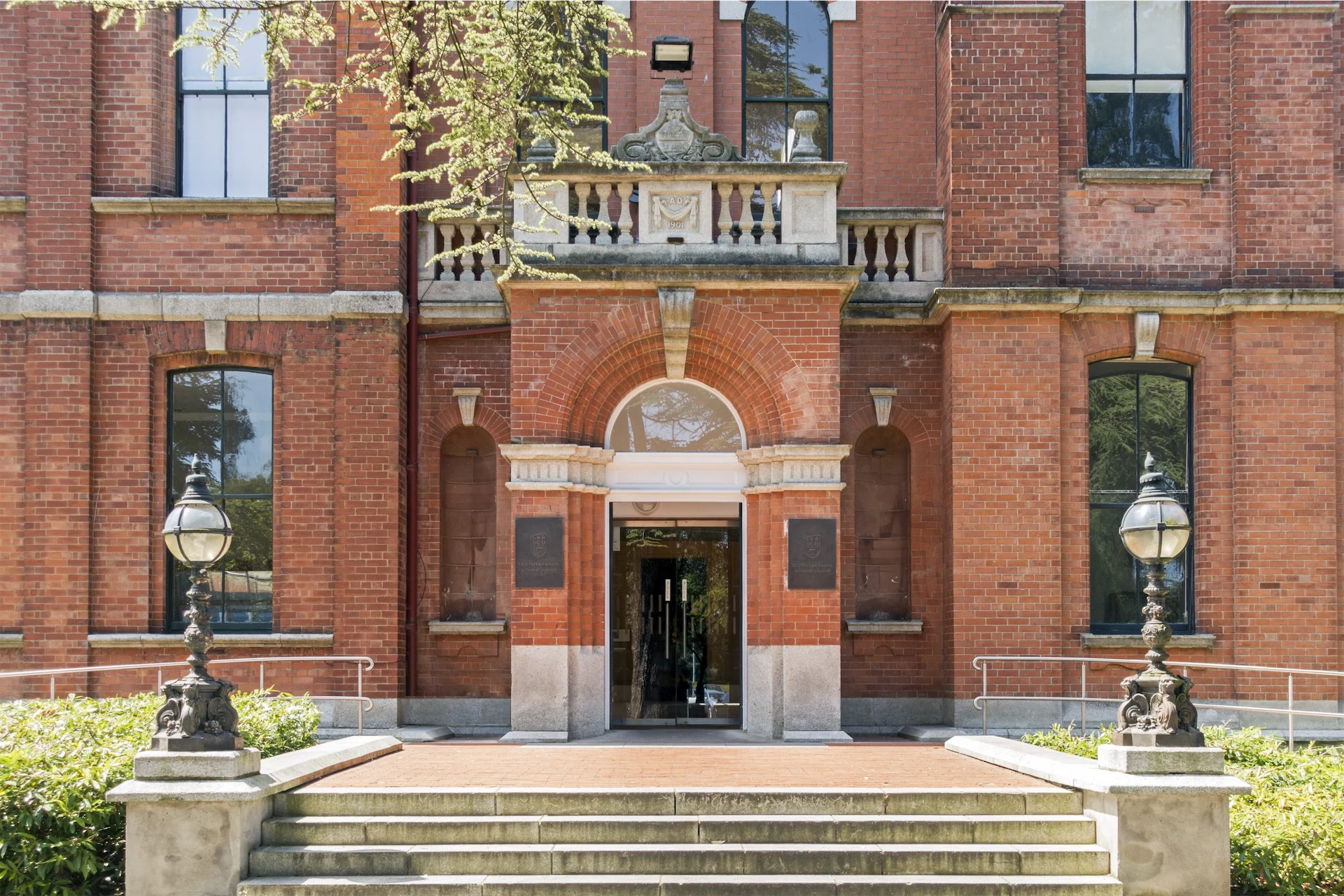 Top reasons to pursue a Smurfit MBA