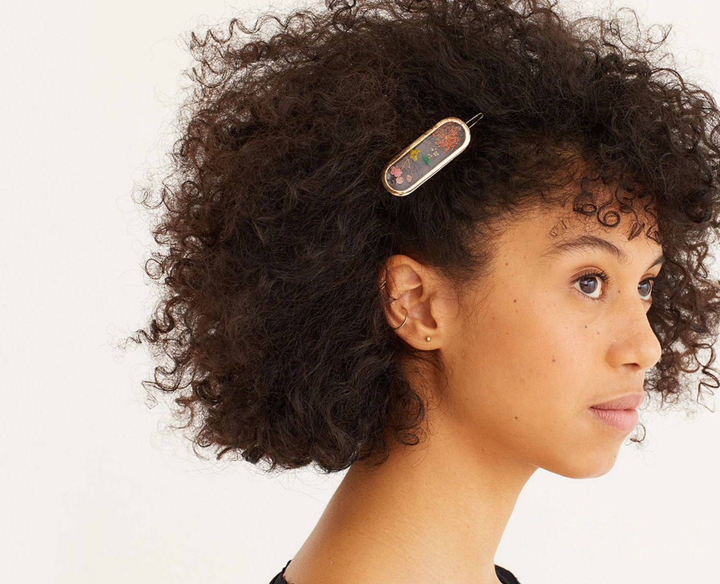 Bloom Oval Flower Inlay Hair Clip, €15