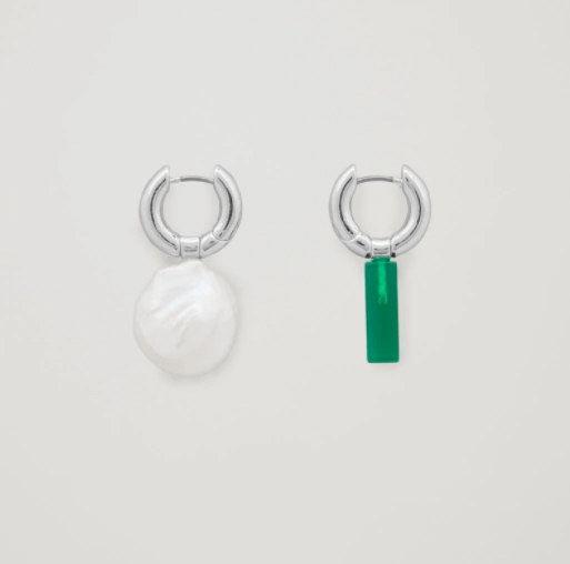 Mismatched pearl hoop earrings, €25, Cos