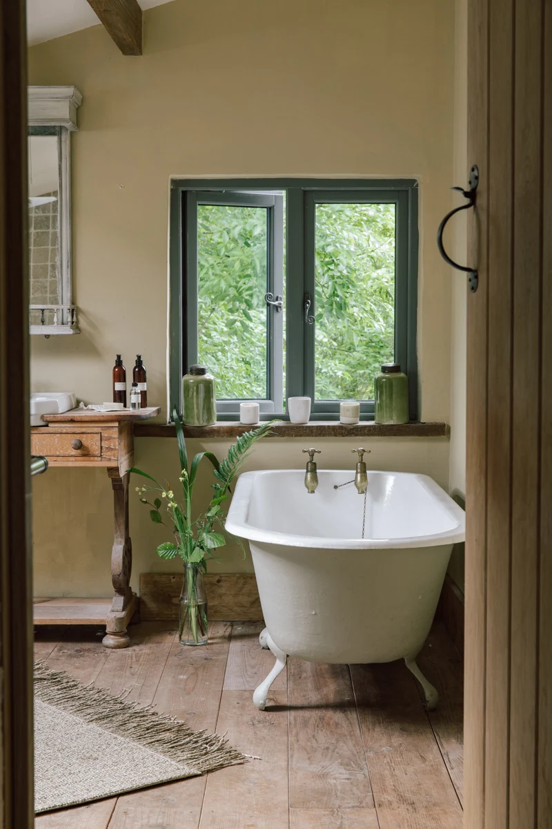 Filled with seaweed from the beach and Joan’s own blend of essential oils and salts, the Wilson’s Yard bath is the perfect place to while away time. 