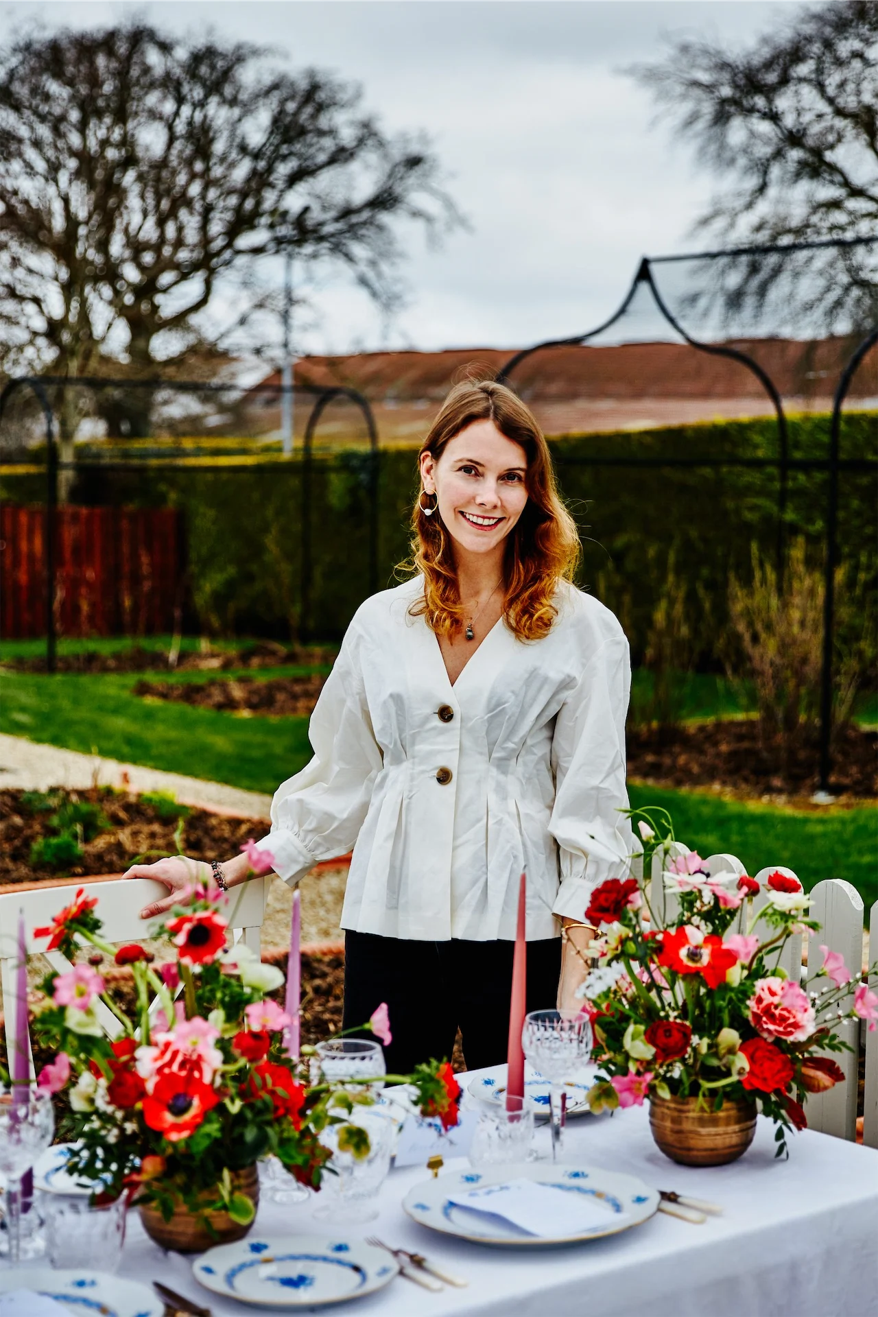 The pandemic has caused chaos for many couples whose weddings were due to happen in the past 15 month, and while some have delayed their celebrations until a time when they will hopefully be able to go ahead with a large event, plenty of others have instead opted to go ahead, just on a smaller scale. As a result, we’re seeing a rise in small weddings, and people are seeing the benefits of keeping your big day on the more intimate side. Even with fewer guests, there’s still of course plenty of planning that goes into any wedding, and Annie Dunne, owner and creative director of A.D. Event Design, has plenty of experience in creating a day to remember. She has plenty of options for couture and bespoke weddings, allowing couples to make their day incredibly personal.