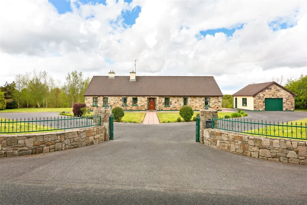 homes with cottage charm