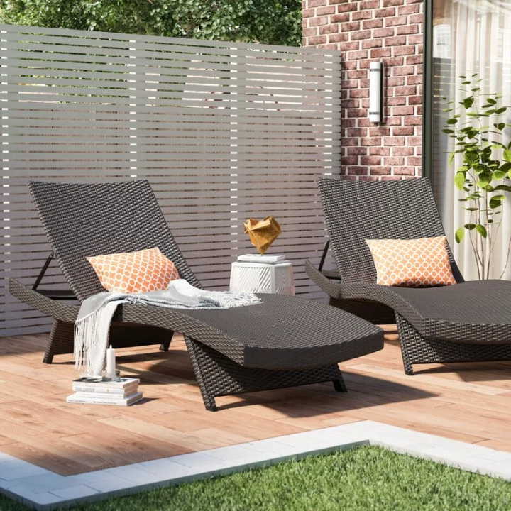 Manhattan Sun Lounger, €199