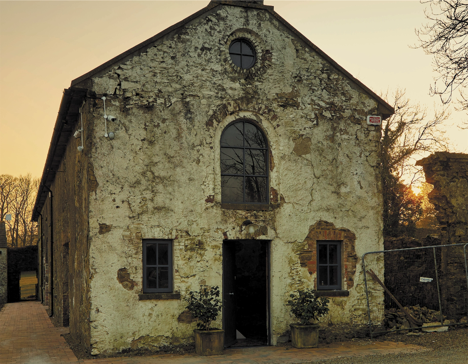 This 18th-century coach house in Wexford has had the most extraordinary renovation