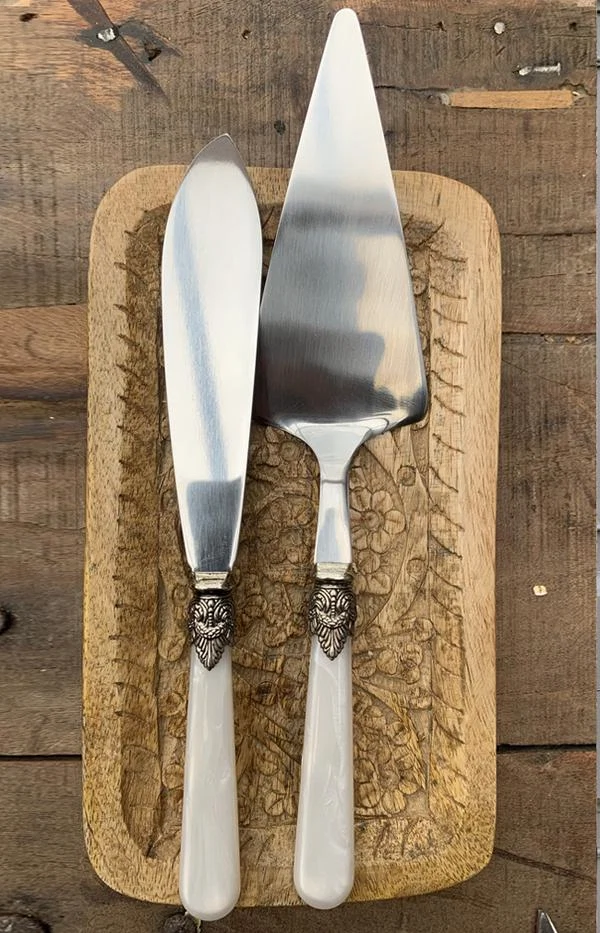 Linas Cake Server & Knife Mother of Pearl, €24.95, Folkster