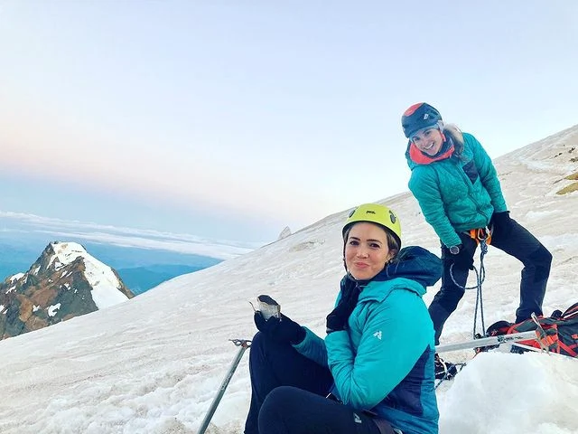 Mandy Moore climbed an active volcano at dawn… while pumping