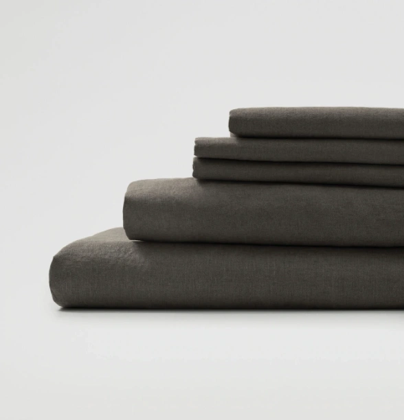 Linen fitted sheet, €59.99