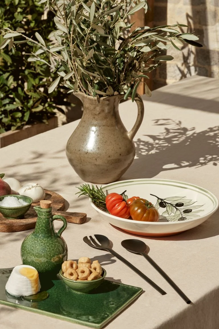 Hand-painted serving dish, €27.99, H&M