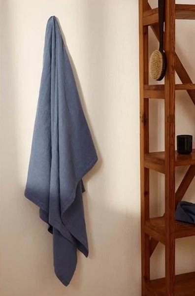 Linen towel 90x150cm, €39.99