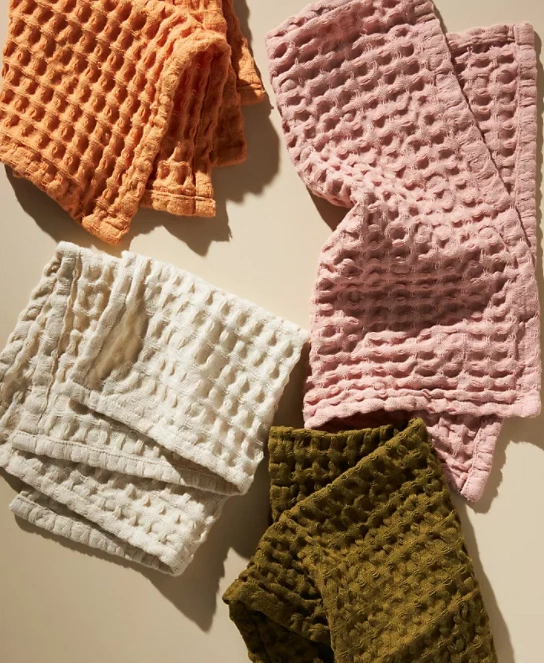 Set of 4 Mari dish towels, €18, Anthropologie