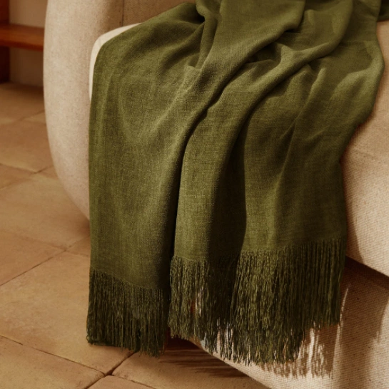 Fringed blanket, €29.99