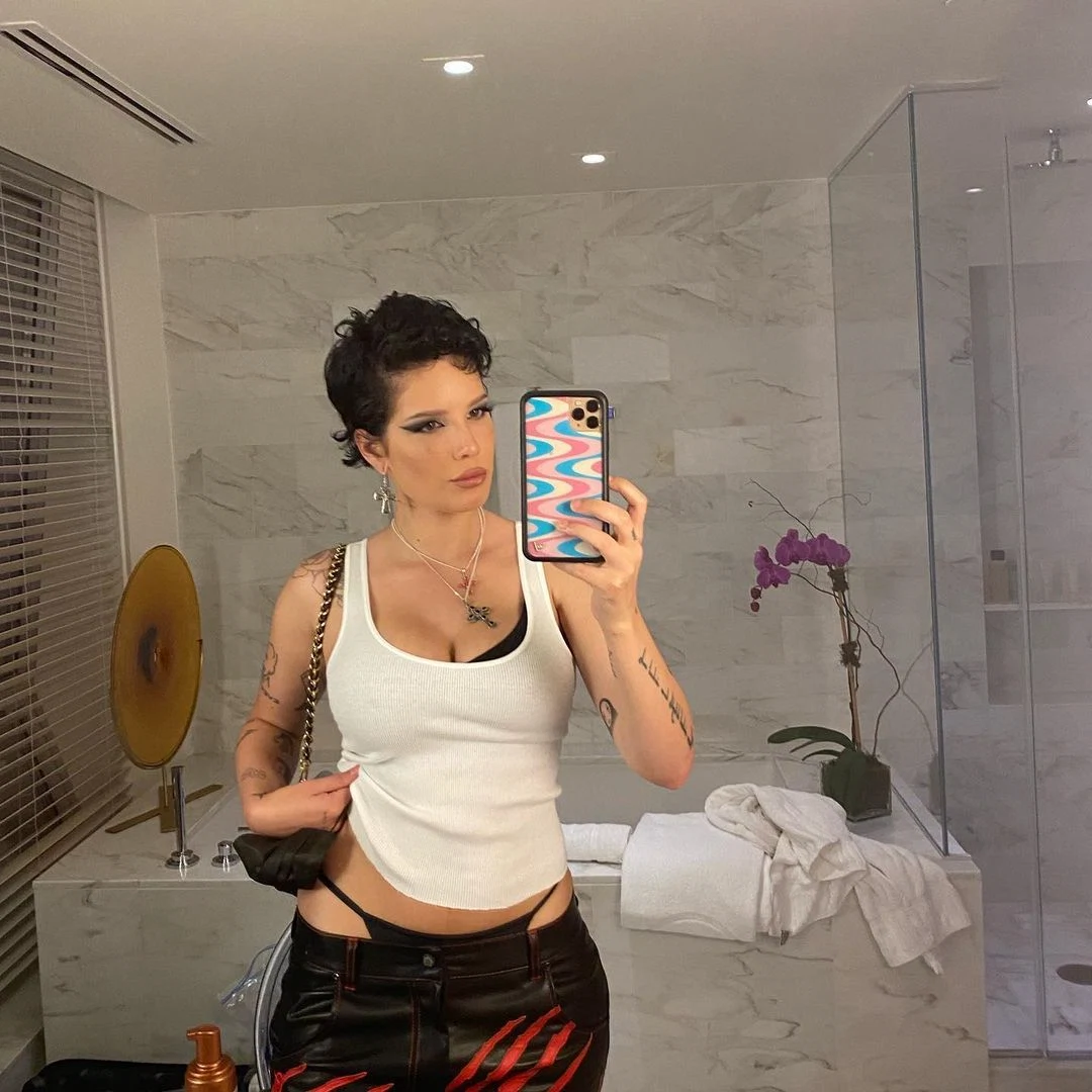 ‘I do not want to feed the illusion that you’re meant to look “great” immediately’: Halsey on her post-pregnancy body