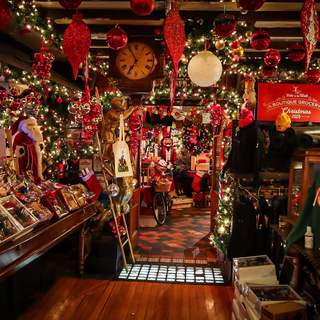 8 cosy Irish pubs with great Christmas decorations to grab a tipple in 8 cosy Irish pubs with great Christmas decorations to grab a tipple in