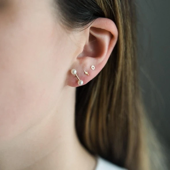 9kt Gold Double Pearl Bar Studs, €110