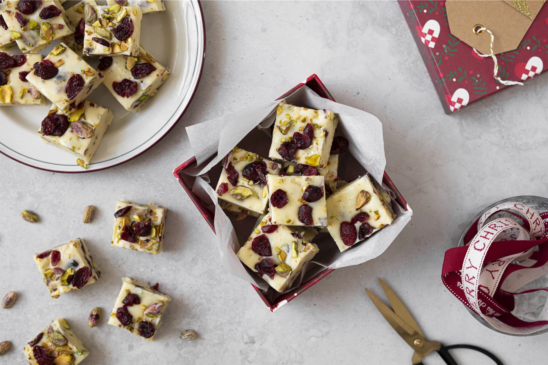 Christmas Cranberry and Pistachio Fudge