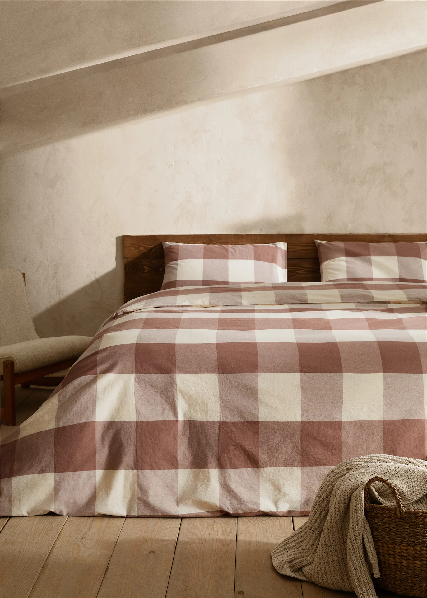 Bedroom in need of a refresh? Gorgeous bedsheets are the easy update that will look good all year round