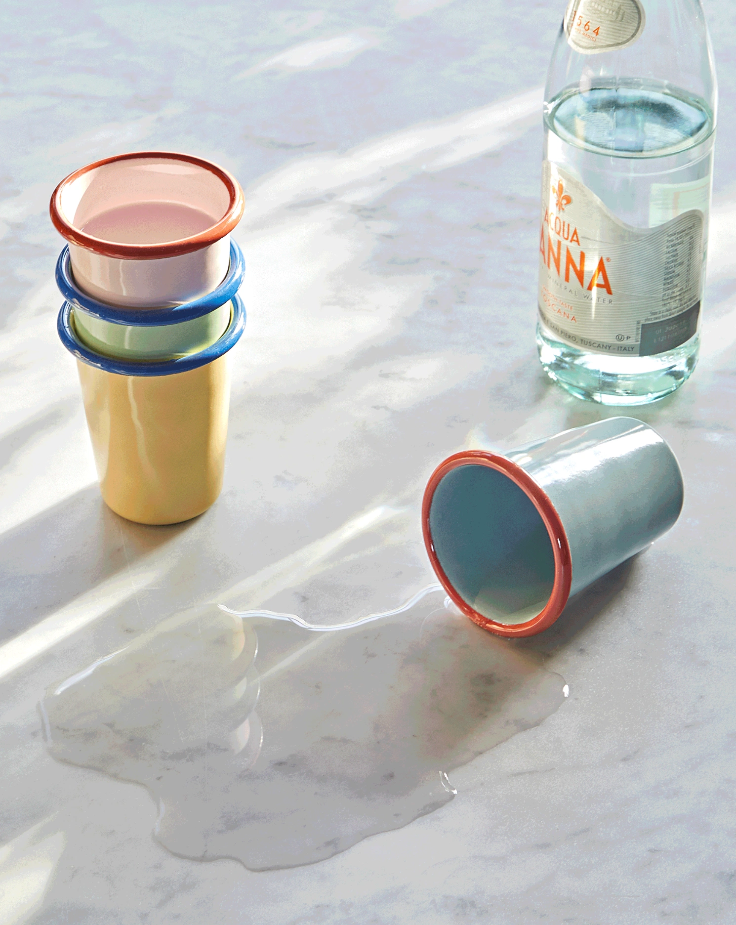 Cheerful tableware to add colour to any summer gathering Cheerful tableware to add colour to any summer gathering