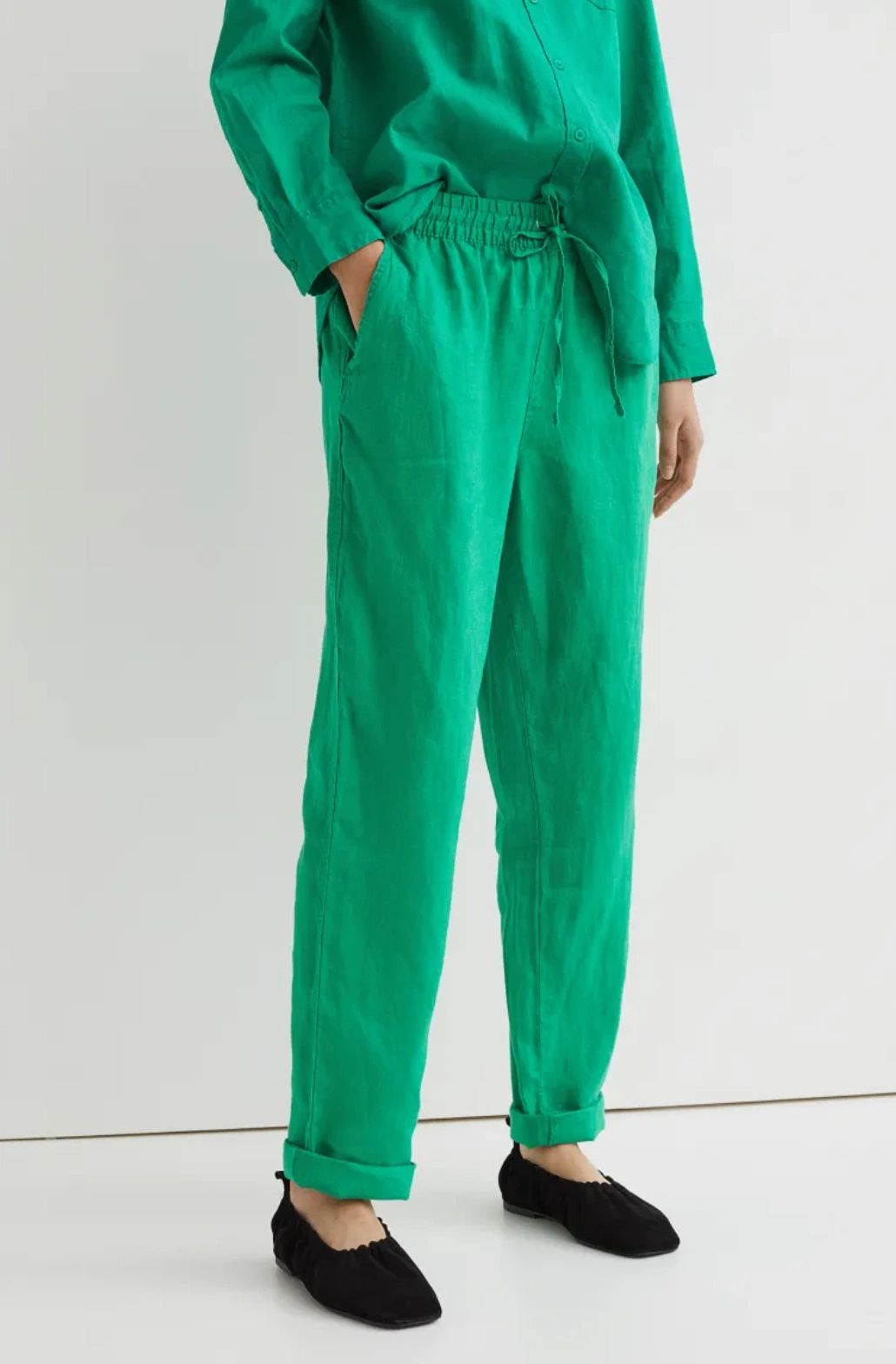 Linen Joggers in Green, €14, H&M