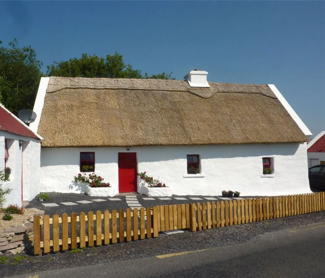 This newly refurbished Westport thatched cottage is on the market for €279,000, and it’s picture perfect