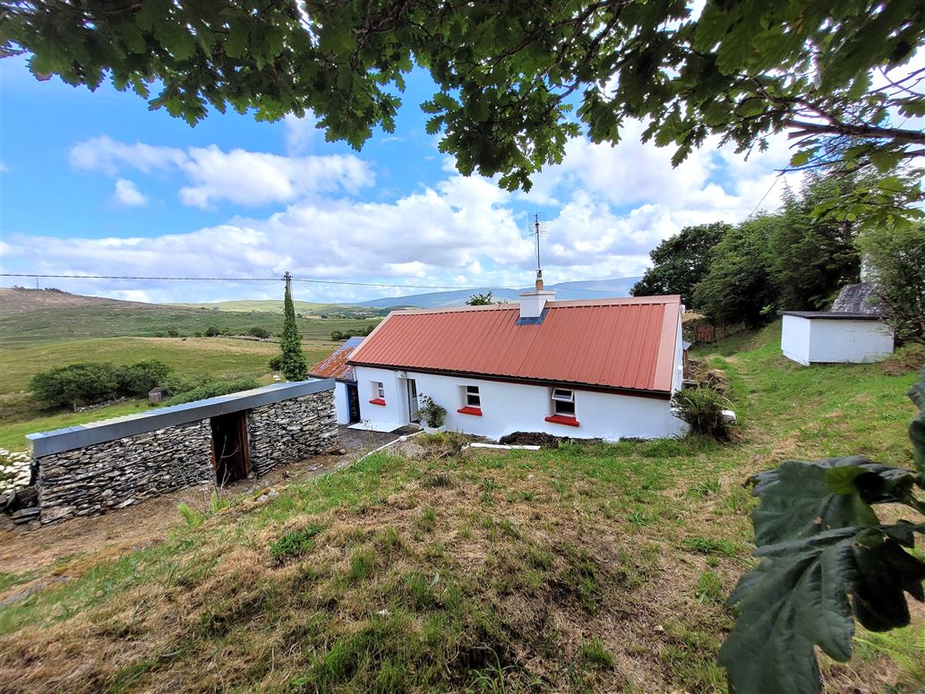 This artist’s cottage outside Westport is on the market for €120,000 This artist’s cottage outside Westport is on the market for €120,000