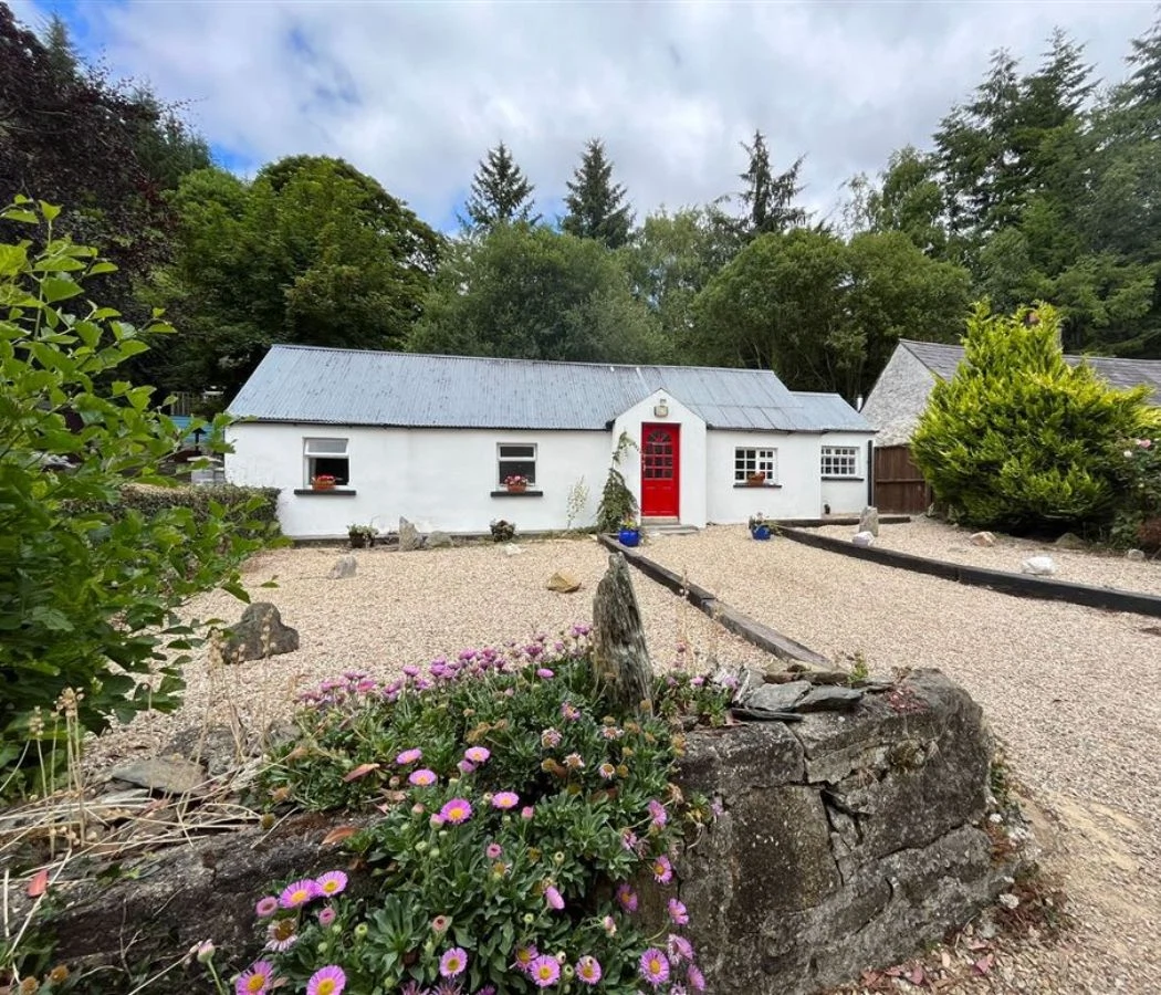 This idyllic Wicklow cottage is on the market for €295,000, and it’s the perfect countryside sanctuary